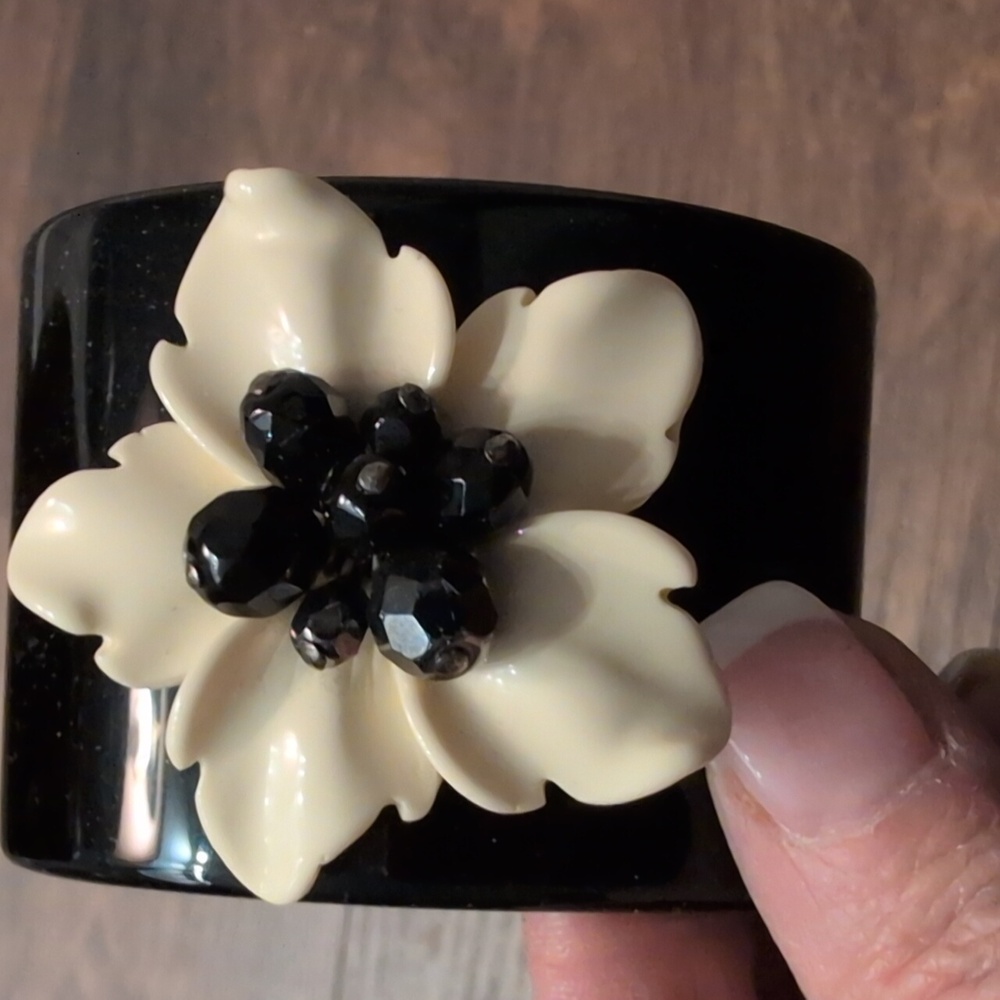 Anne Fontaine Black and Cream Floral Bracelet - Picture 2 of 6